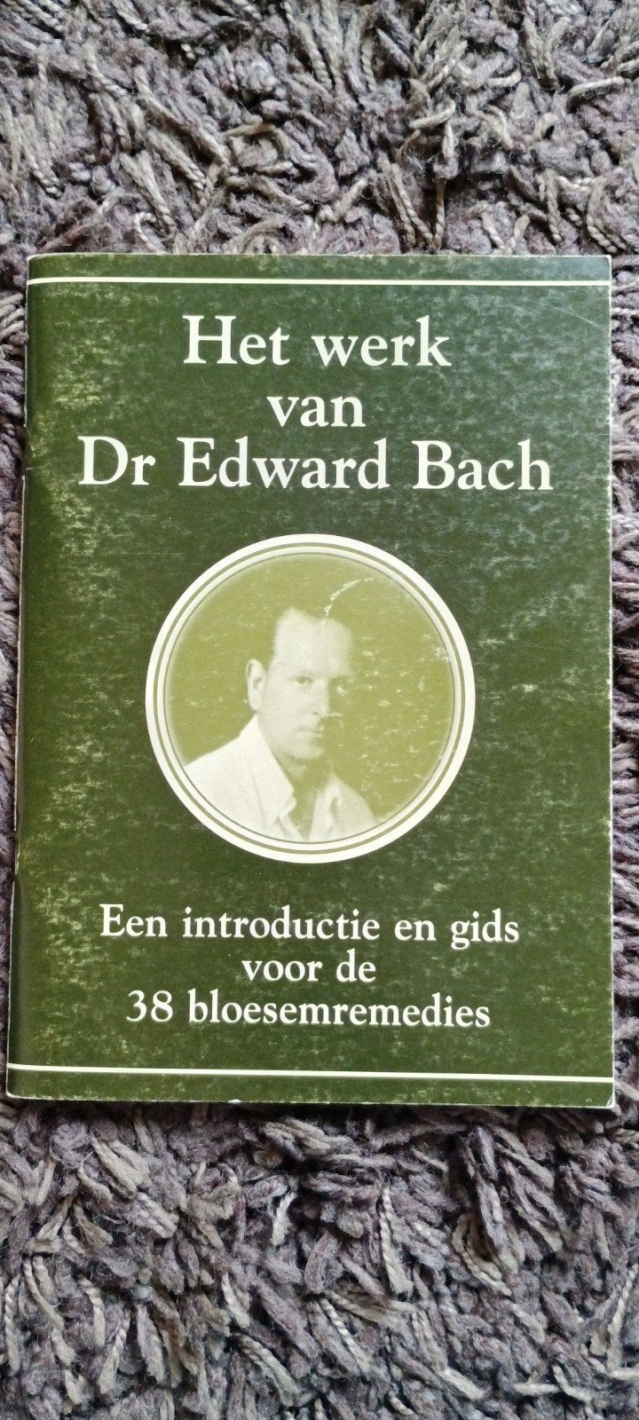 Het werk van Dr Edward Bach - Bloesemremedies, Boeken, Achtergrond en Informatie, Ophalen of Verzenden, Zo goed als nieuw, Dr Edward Bach