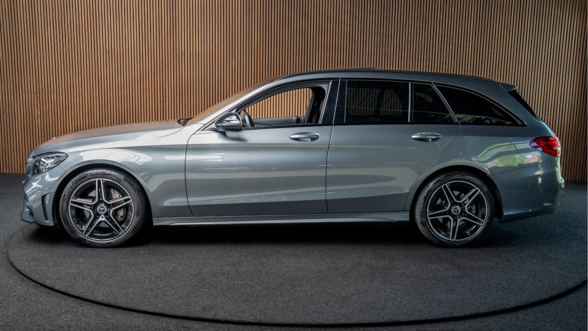 Mercedes-Benz C-Klasse Estate 180 AMG Pano Leer Camera Navi, Automaat, 750 kg, 16 km/l, 1497 cc