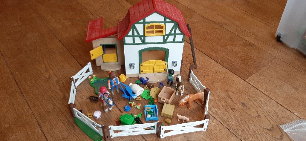 Playmobil Manege 6927, Kinderen en Baby's, Speelgoed | Playmobil, Gebouw, Complete set, Ophalen of Verzenden, Zo goed als nieuw