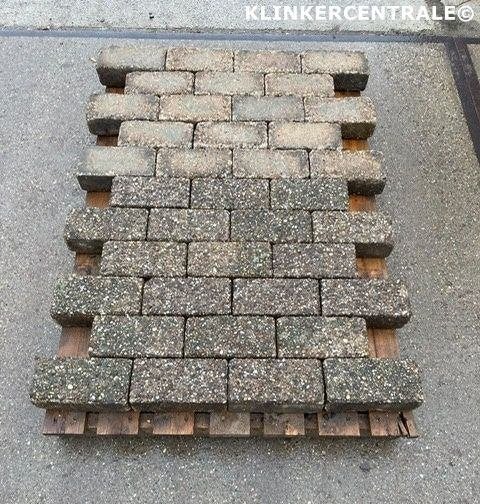 415m2 grijs betonklinkers keiformaat straatstenen bkk bss op, Tuin en Terras, Bij dit gebruikte product niet te achterhalen, Gebruikt