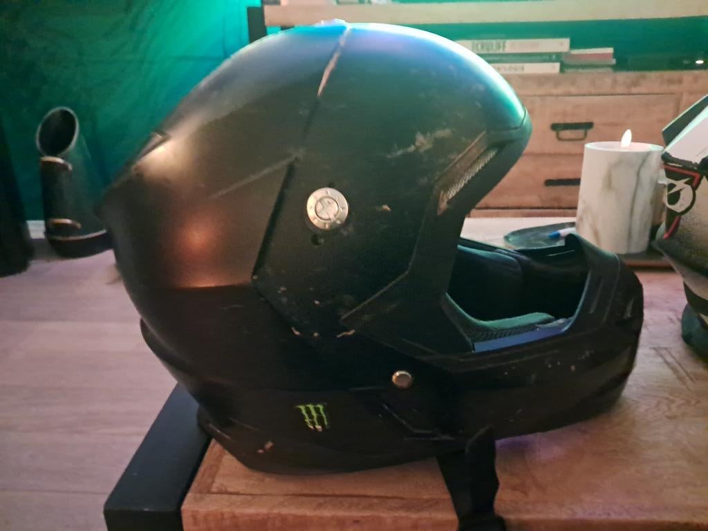 Zwarte Offroadhelm met Monster Energy logo, Motoren, Ophalen of Verzenden