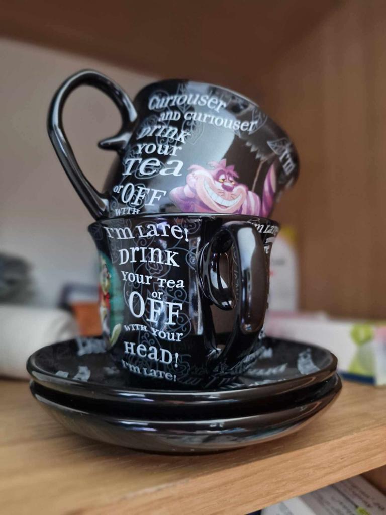Disney Alice in Wonderland teacup set., Ophalen of Verzenden, Overige figuren, Nieuw, Servies