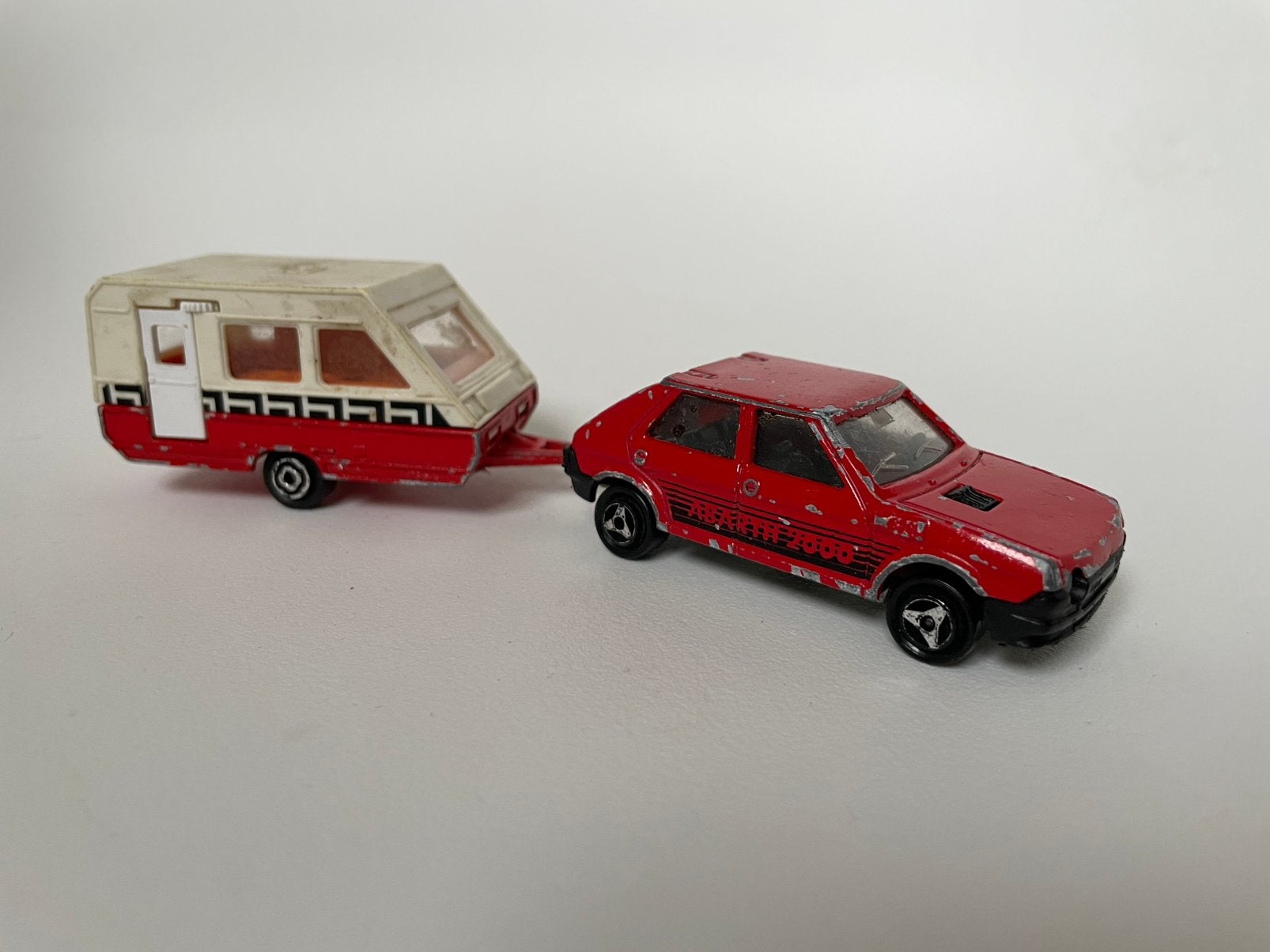 model Fiat Ritmo Abarth 5-deurs met caravan Majorette 1/50, Ophalen of Verzenden, Gebruikt, Auto, Majorette