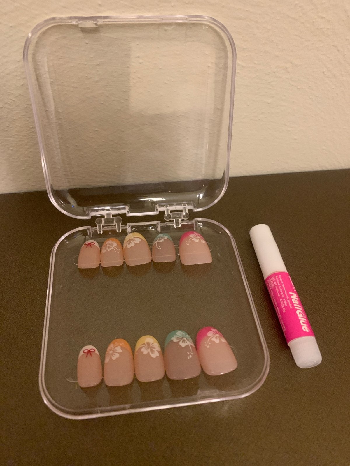Mooie set nepnagels inclusief de benodigde lijm, Ophalen of Verzenden, Nieuw, Handen en Nagels, Toebehoren