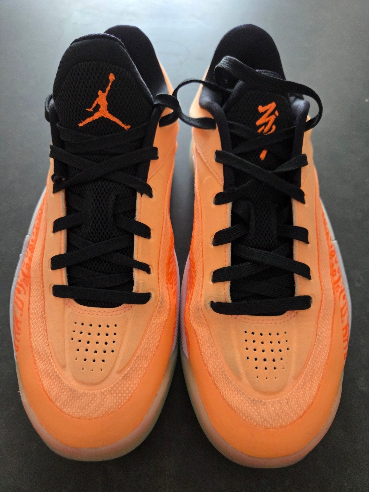 Jordan basketbalschoenen - Maat 41 - Oranje, Sport en Fitness, Basketbal, Ophalen of Verzenden, Gebruikt, Schoenen