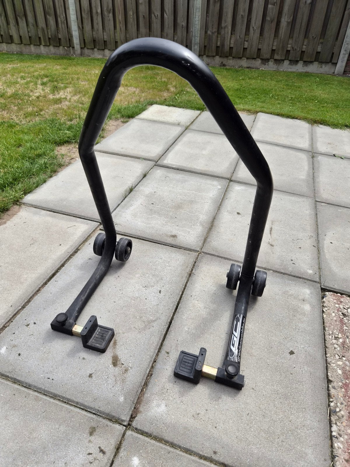 Paddock stand, Ophalen