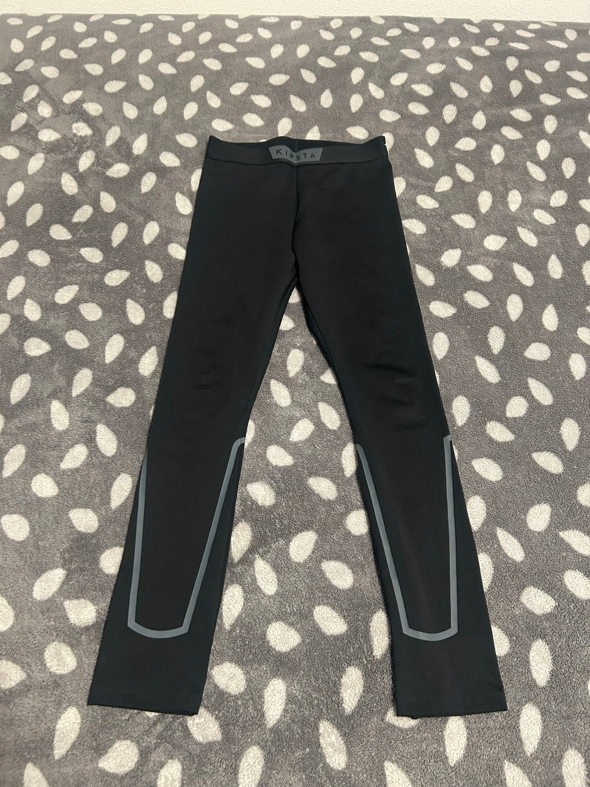Kipsta thermobroek 128, Ophalen of Verzenden, Zo goed als nieuw, Jongen of Meisje, Sport- of Zwemkleding