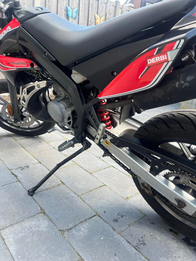 Derbi senda 2017 2 takt, Fietsen en Brommers, Brommers | Derbi, Ophalen, 6 versnellingen, Maximaal 45 km/u, Zo goed als nieuw