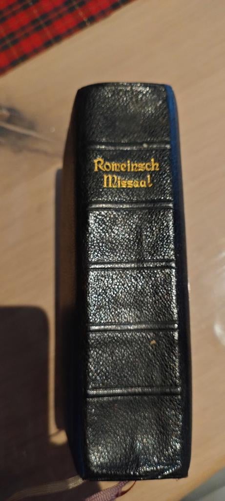 Romeinsch Missaal met Vespers - Katholiek Gebedenboek, Ophalen of Verzenden, Gelezen, F. VAN BAELEN, pr., Christendom | Katholiek