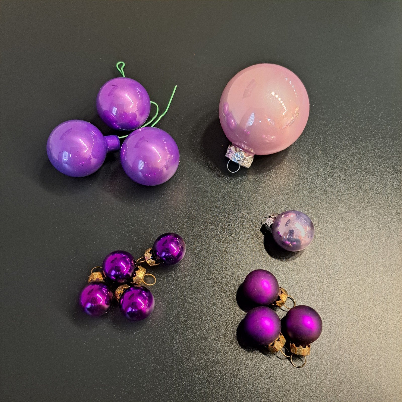 Kerstballen van glas roze,lila en paars., Diversen, Kerst, Ophalen of Verzenden, Zo goed als nieuw