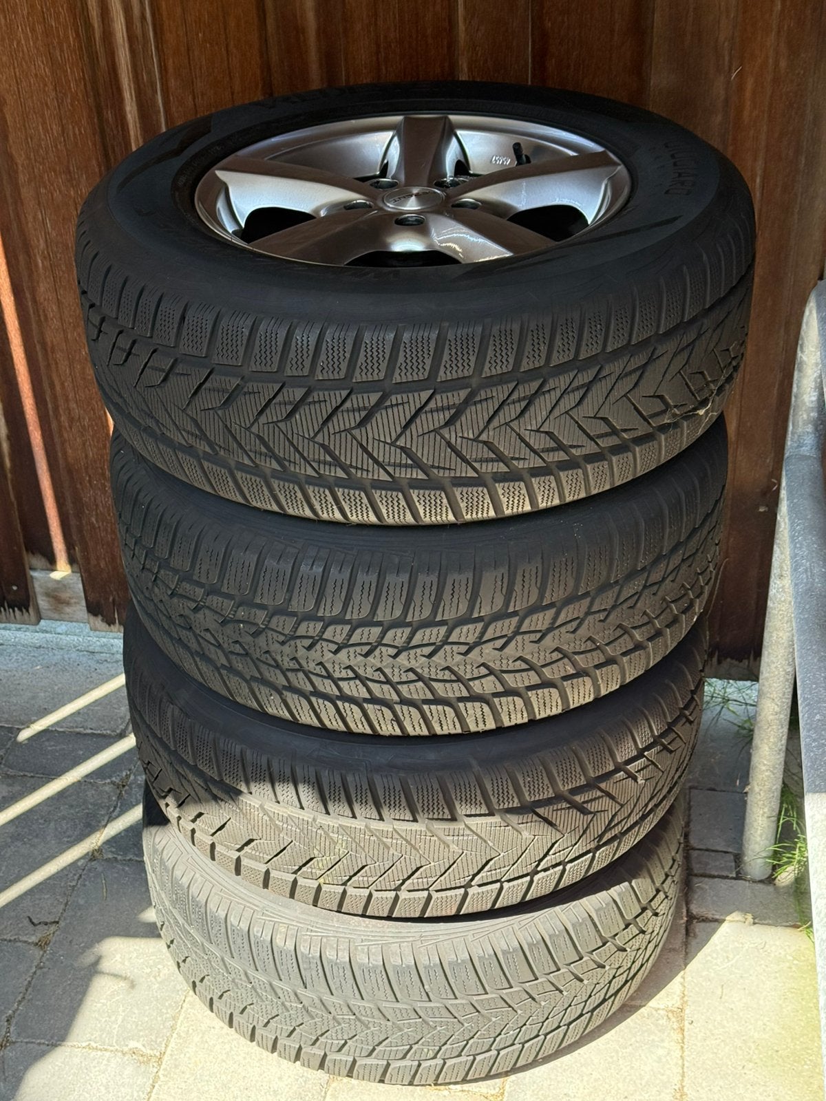 16 inch Dezent lichtmetalen velgen met winterband 215/65 R16, Auto-onderdelen, Banden en Velgen, Ophalen, 16 inch, Banden en Velgen