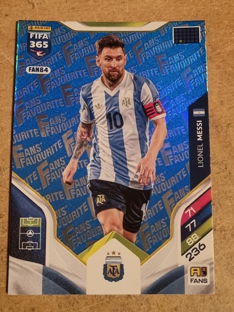 Panini Adrenalyn xl Fifa 365 2026 Fans Blauw Lionel Messi, Hobby en Vrije tijd, Stickers en Plaatjes, Ophalen of Verzenden, Zo goed als nieuw
