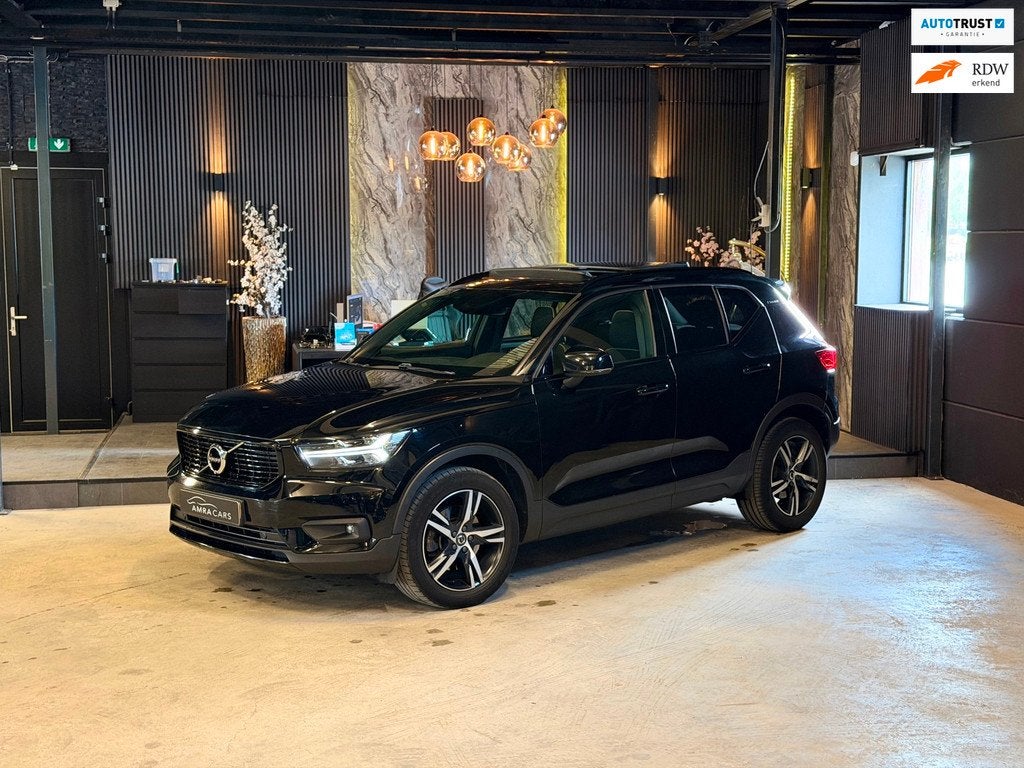 Volvo XC40 2.0 T4 R-Design