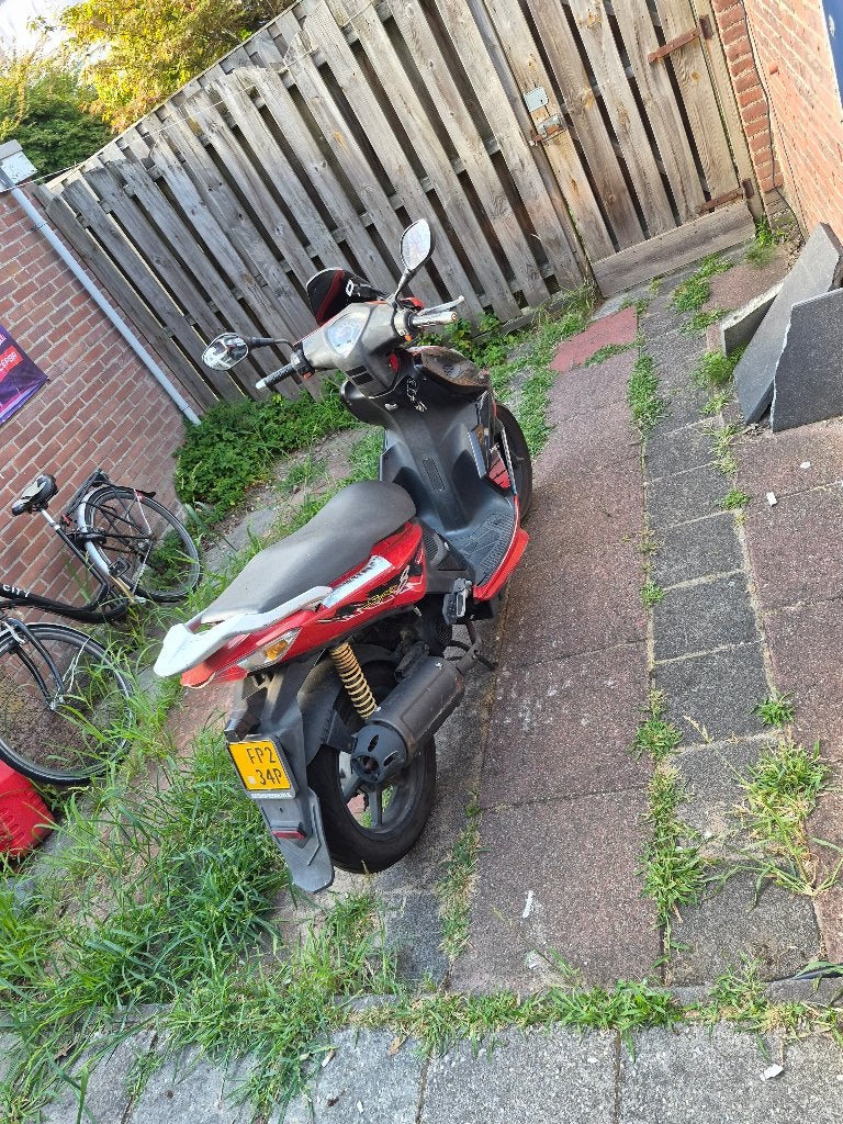 Kymco super 8, Fietsen en Brommers, Scooters | Kymco, Ophalen, Gebruikt, Maximaal 45 km/u, Benzine