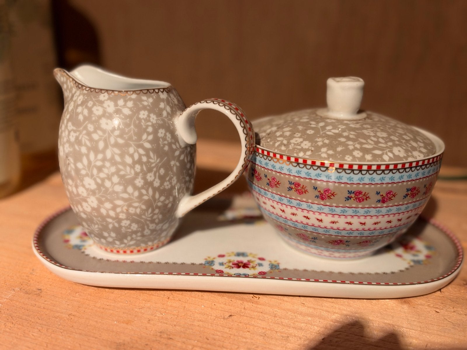 Melk- en suikerstel op dienblad - Pip Studio, Keramiek, Overige typen, Vintage, Ophalen of Verzenden