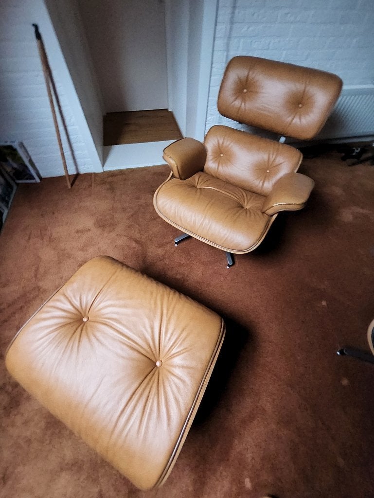 Eames Lounge chair met hocker, Ophalen, Minder dan 75 cm, Leer, Zo goed als nieuw
