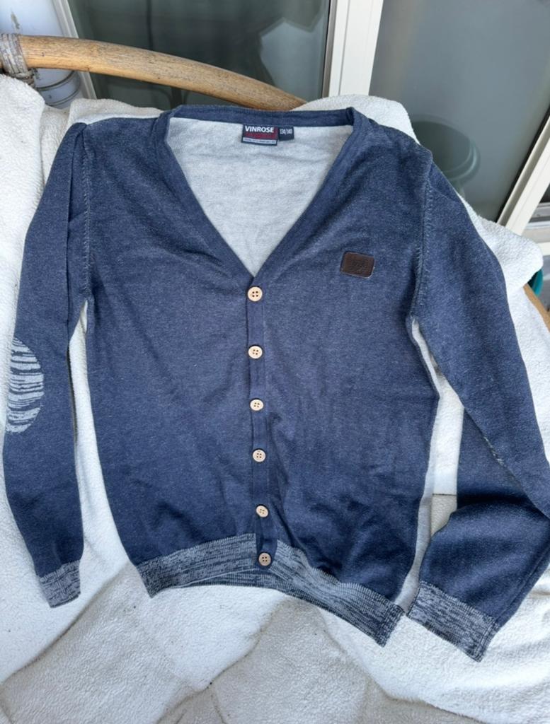 Vinrose vest maat 134/140, Ophalen of Verzenden, Zo goed als nieuw, Jongen, Trui of Vest