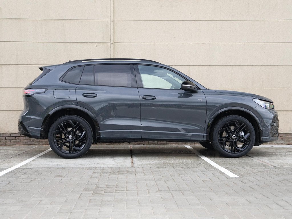 Volkswagen Tiguan R-Line Edition 1.5 eHybrid 204 PK | Naviga, Auto's, Volkswagen, Stof, 150 pk, Origineel Nederlands, Bedrijf