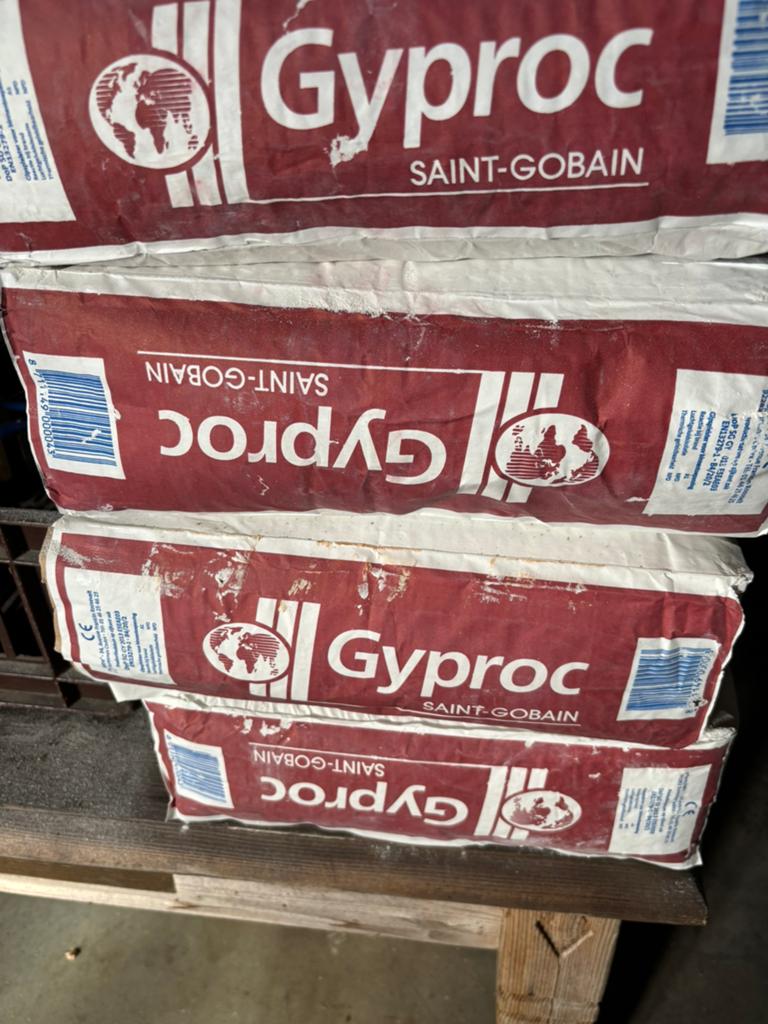 Stuc , gips.  Gyproc 4 x 25 kg., Ophalen of Verzenden, Zo goed als nieuw