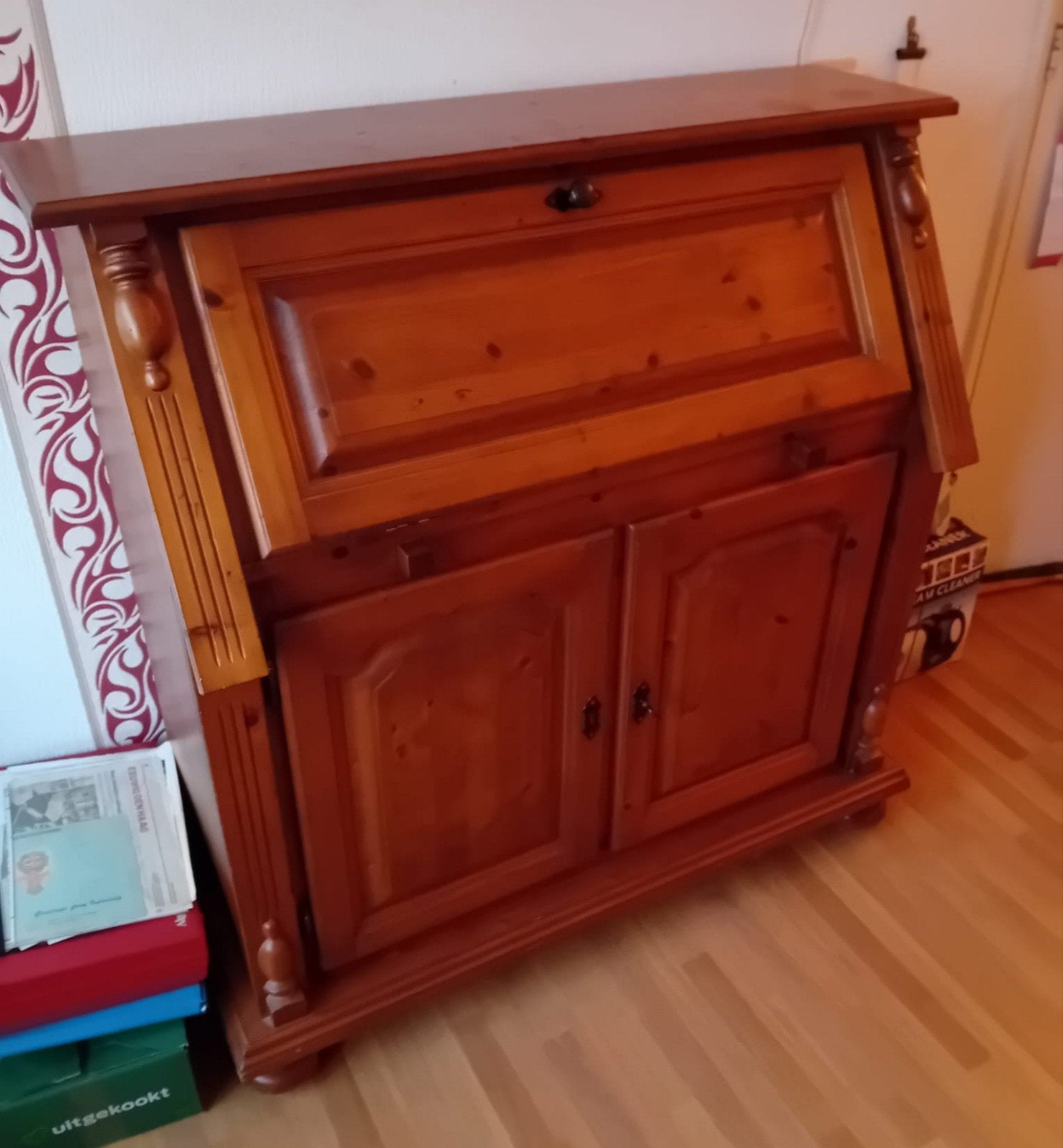 Klassieke houten secretaire met opklapbare klep ., Ophalen, Gebruikt, Klassiek