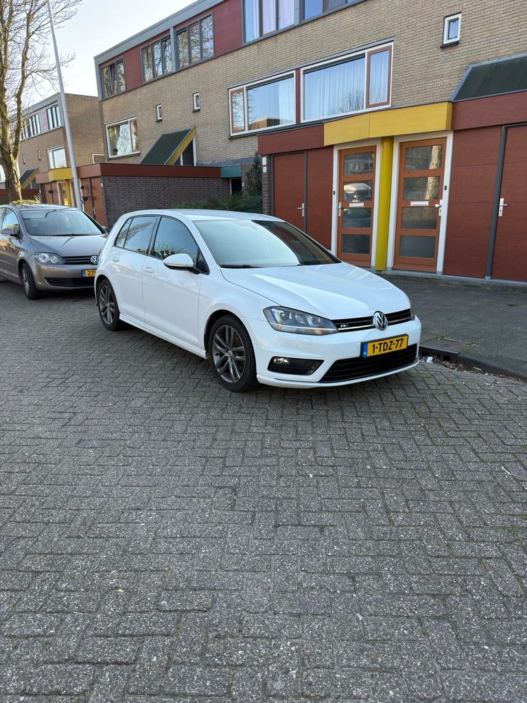 Volkswagen Golf 1.2 TSI 3x R Line 77KW 5D 2014 Wit, Auto's, Voorwielaandrijving, 4 cilinders, 610 kg, Origineel Nederlands