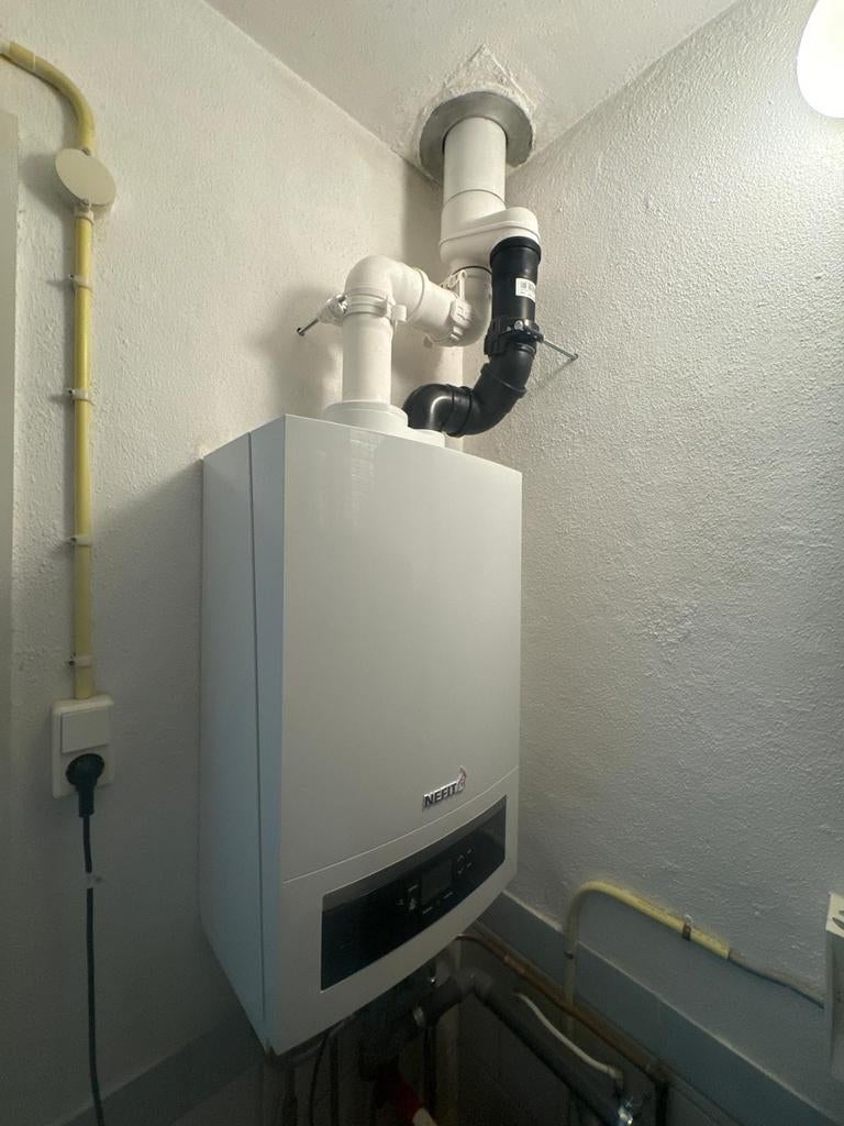 Foto 2 van Loodgieter, cv-monteur, installateur beschikbaar