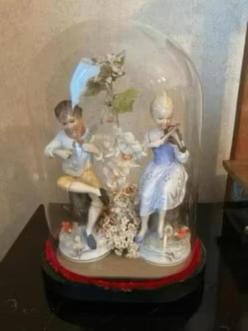 Stolp met beeld van muzikanten, Ophalen