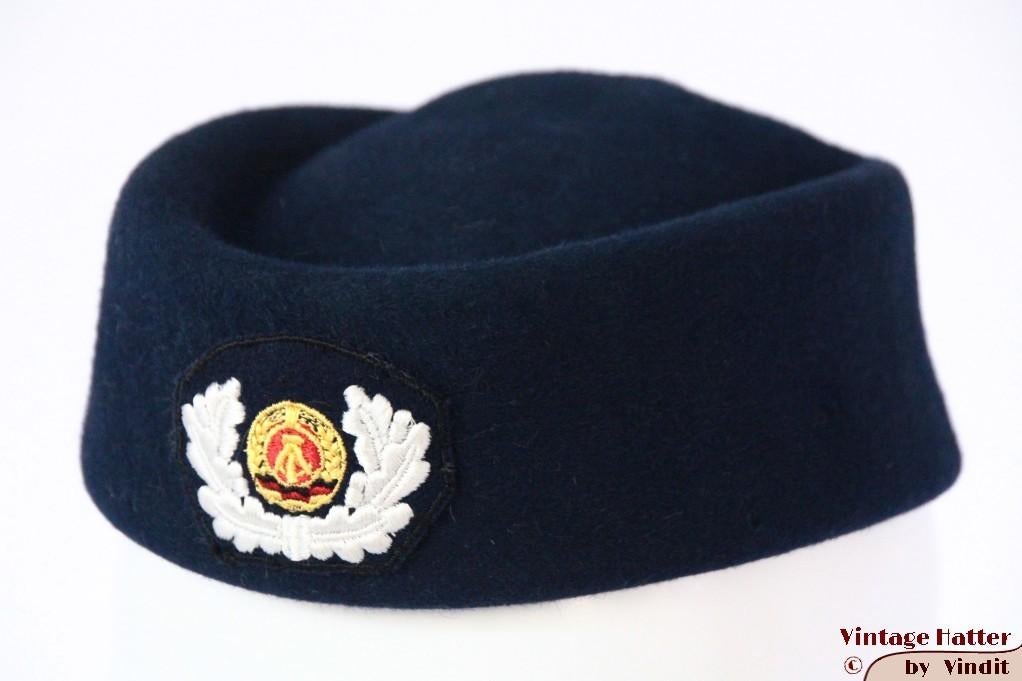 kleine Vintage Dames Uniform hoed DDR donker blauw 51-53, Gebruikt, Meisje, Hoed, Ophalen of Verzenden