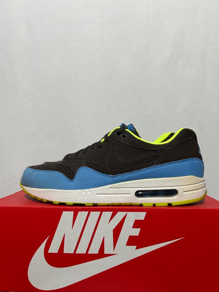 BIJNA NIEUW! Maat 45 - Nike Air Max 1 Essential Brown Volt, Kleding | Heren, Schoenen, Zo goed als nieuw, Sneakers of Gympen, Overige kleuren