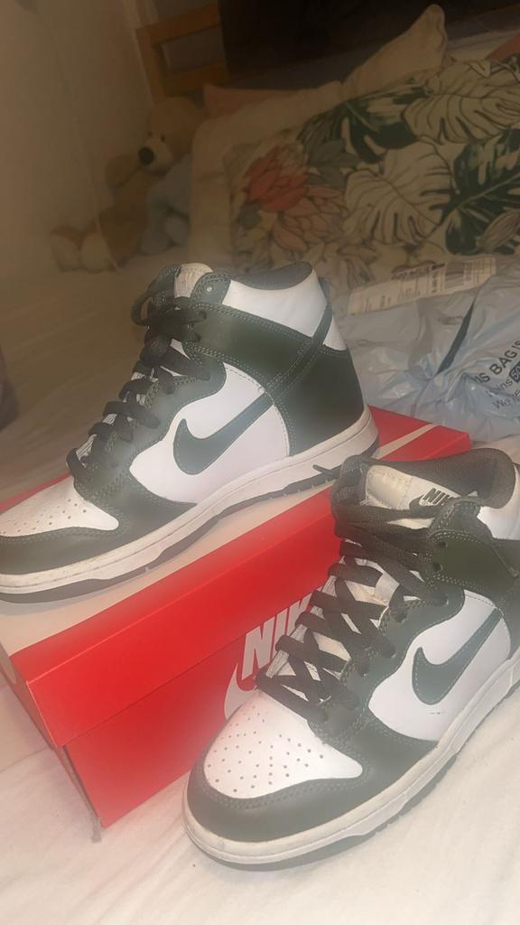 Groene Nike Dunk maat 38, Kleding | Dames, Schoenen, Ophalen of Verzenden, Zo goed als nieuw, Overige kleuren, Sneakers of Gympen
