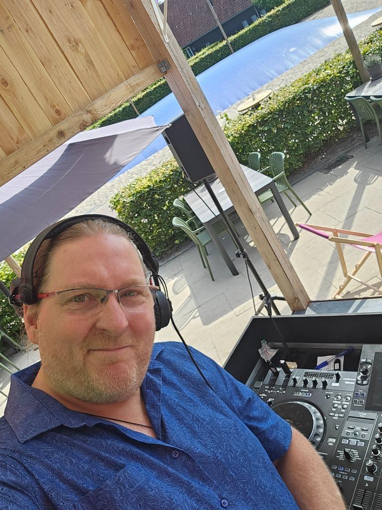 ALLROUND DJ (desgewenst met licht & geluid), Diensten en Vakmensen, Muzikanten, Artiesten en Dj's, Dj