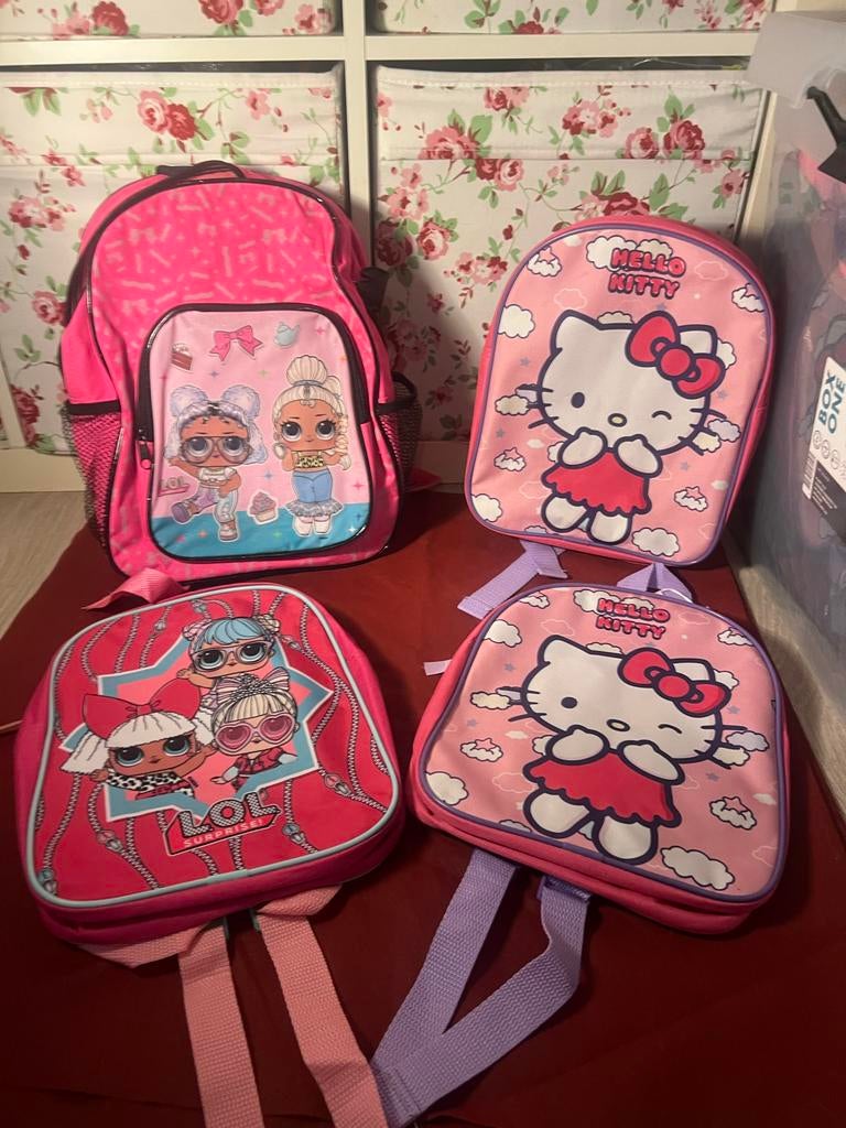 Hello Kitty & LOL Rugtassen, 25 tot 40 cm, Nieuw, 30 tot 45 cm, Verzenden