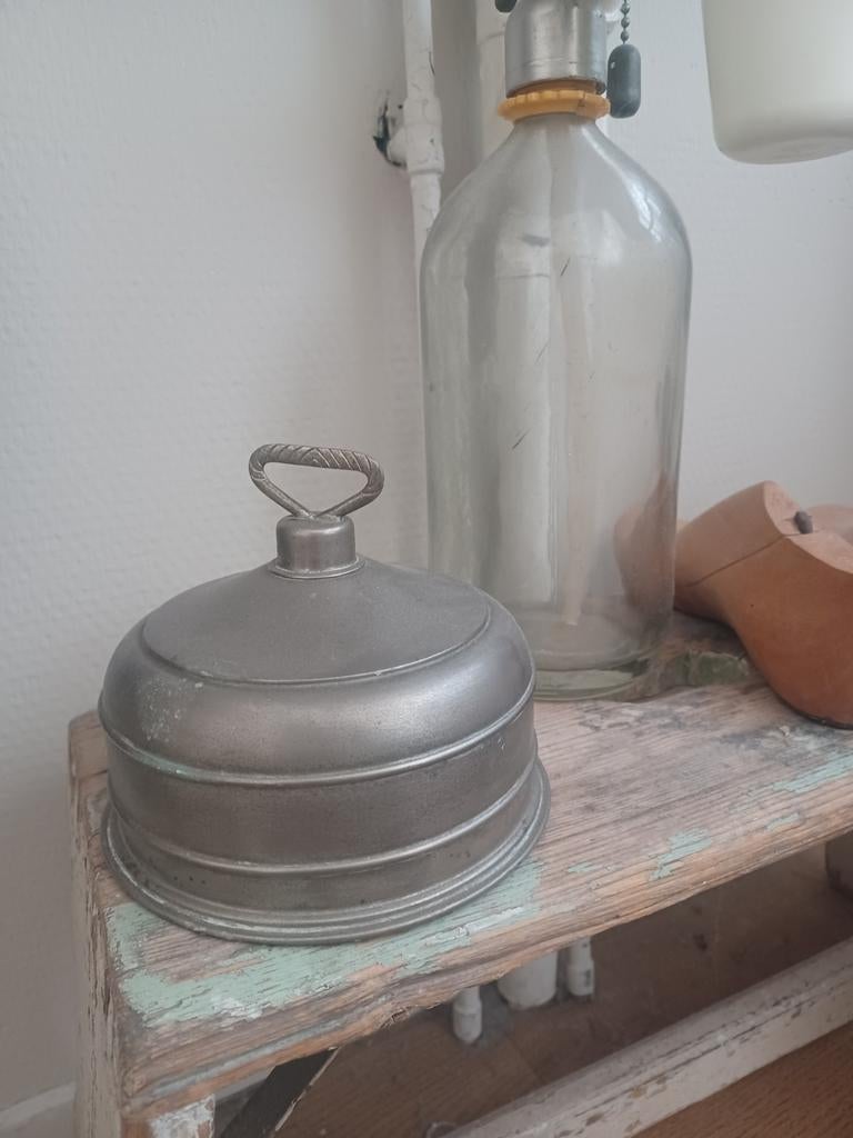 Oude metalen boterstolp, Ophalen of Verzenden