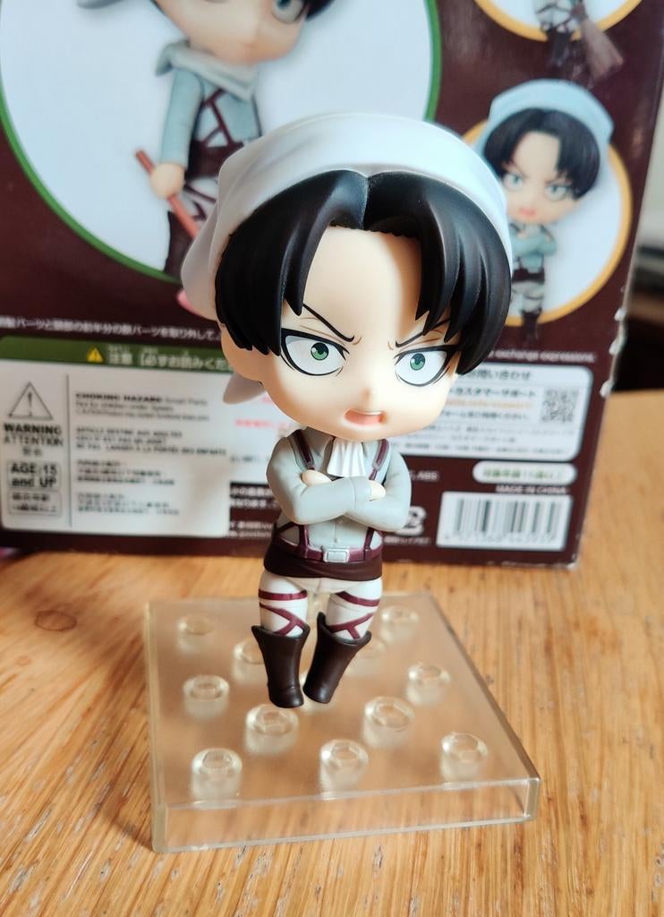 Attack on Titan Levi Cleaning Nendoroid anime figure, Verzamelen, Poppetjes en Figuurtjes, Ophalen of Verzenden, Zo goed als nieuw
