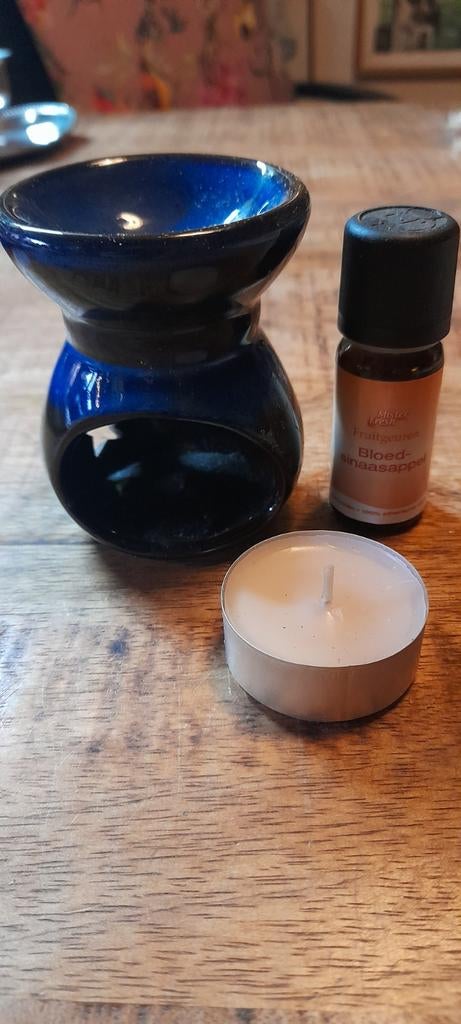 Blauw Aromabrander met Kaars en Olie, Overige materialen, Ophalen of Verzenden, Zo goed als nieuw, Blauw