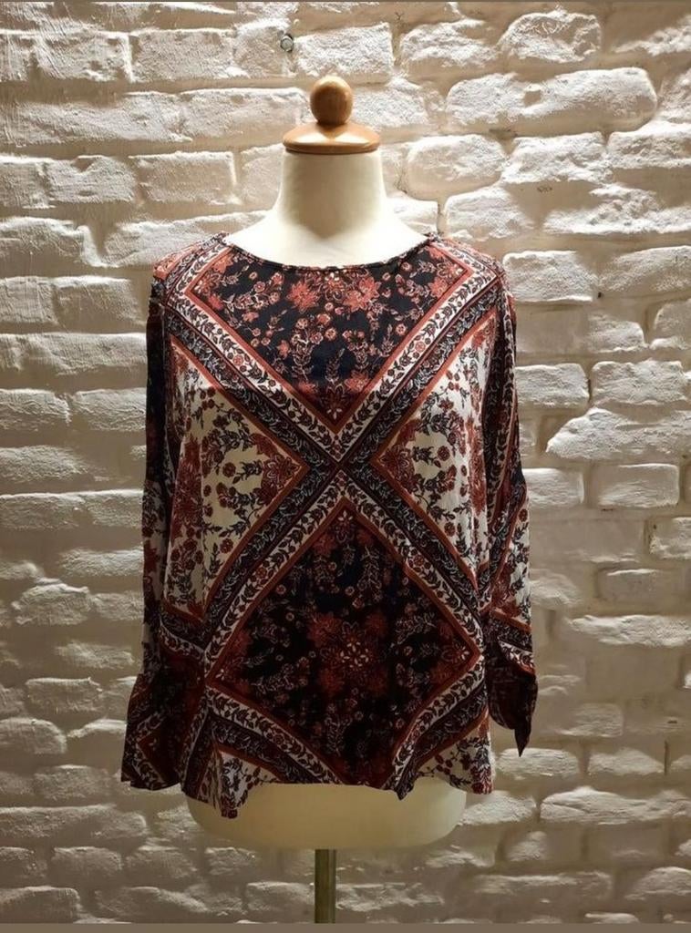 Zara blouse maat 38, Kleding | Dames, Blouses en Tunieken, Zo goed als nieuw, Maat 38/40 (M), Rood, Verzenden