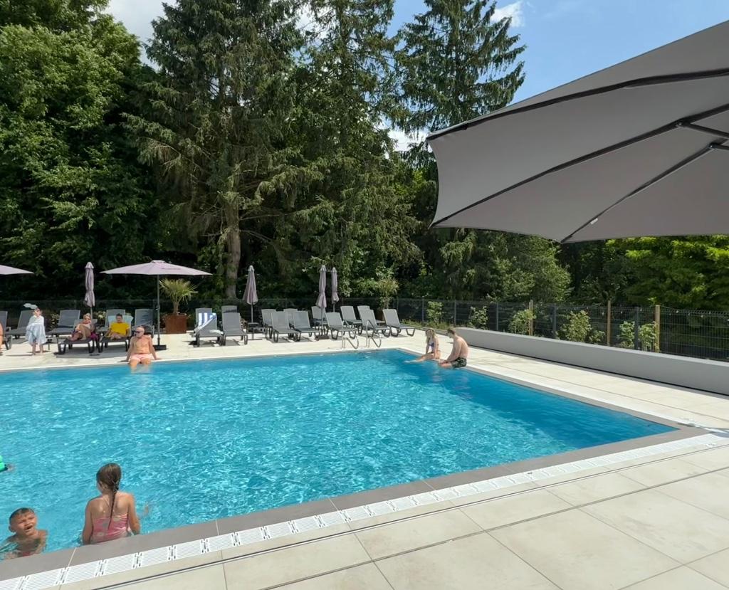 Op vakantie in Luxemburg met zwembaden & veel faciliteiten, Vakantie, 8 personen, 4 of meer slaapkamers, Recreatiepark, Chalet, Bungalow of Caravan