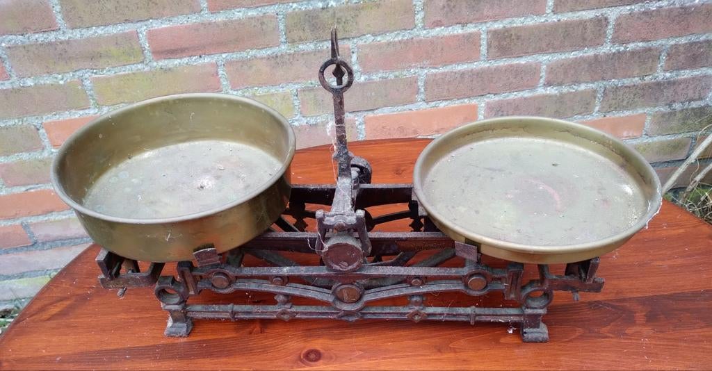 Koper en gietijzer weegschaal, Antiek en Kunst, Antiek | Gereedschap en Instrumenten, Ophalen