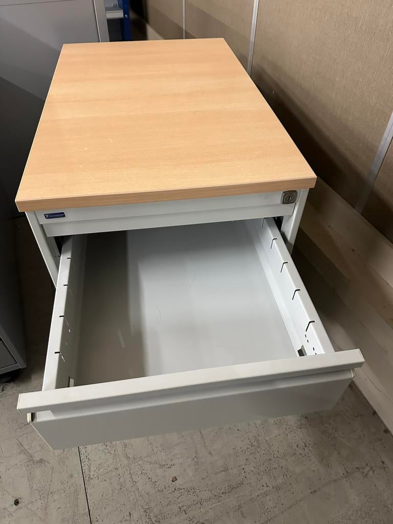Ladeblok l gebruikt l netjes l 1 stuks l, Minder dan 50 cm, Ophalen of Verzenden, Zo goed als nieuw, Minder dan 100 cm