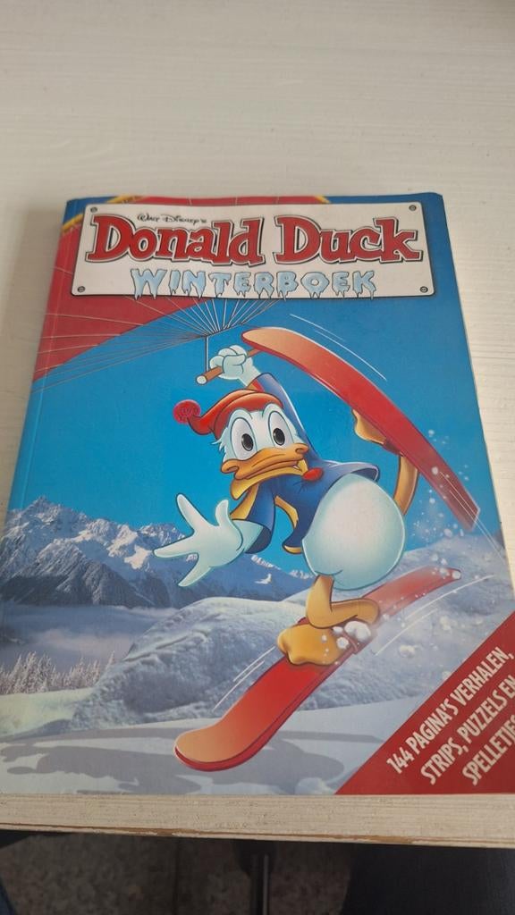 Donald Duck Winterboek - Leuke verhalen en puzzels!, Ophalen of Verzenden, Zo goed als nieuw, Walt Disney, Sprookjes