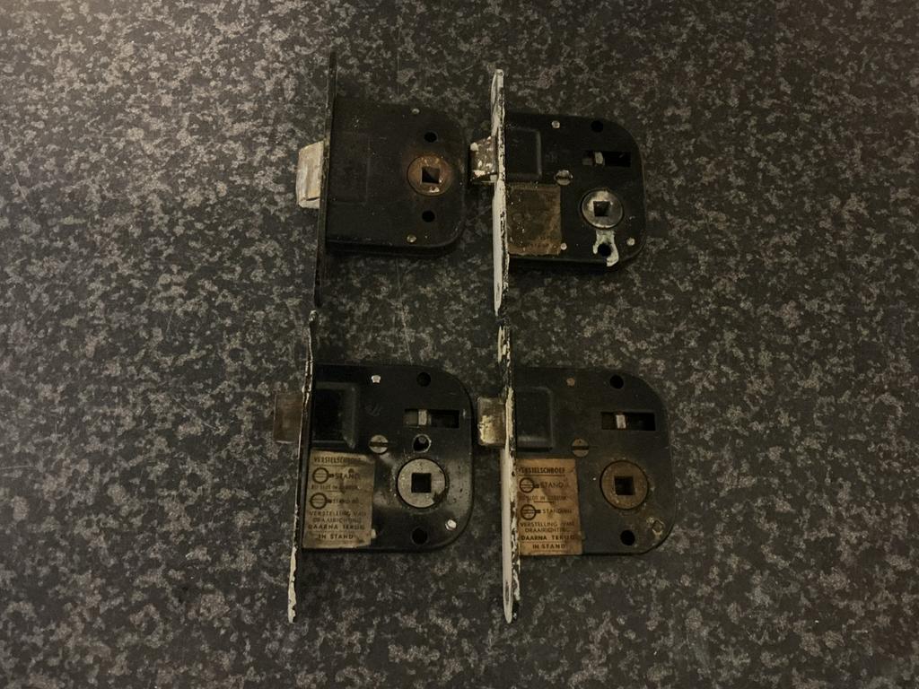 4 oude Lips/Bruynzeel loop sloten(2 van verkocht!), Ophalen of Verzenden, Gebruikt, IJzer, Slot