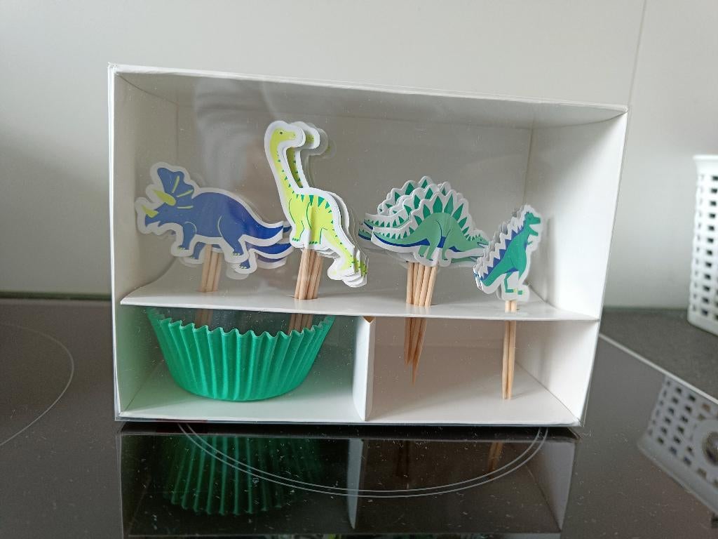 Hema cupcake set Dinosaurus, Hobby en Vrije tijd, Taarten en Cupcakes maken, Zo goed als nieuw, Versiering, Cupcakes, Ophalen of Verzenden