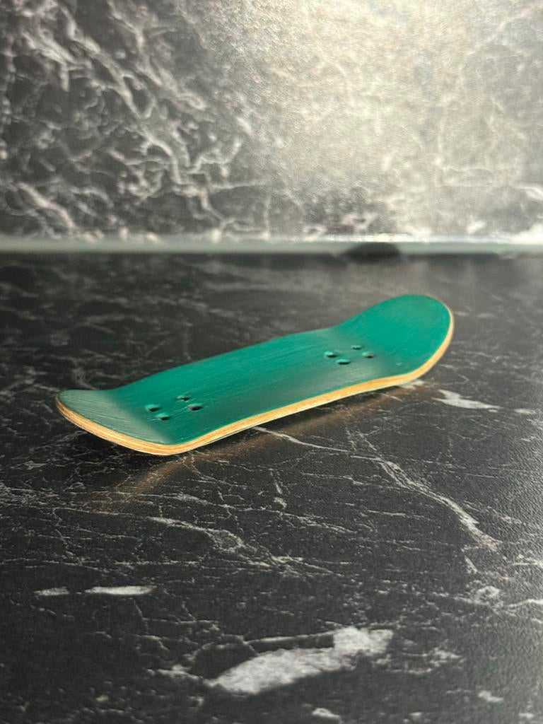 Handgemaakte Houten Fingerboard - New Waves BlackRiver, Sport en Fitness, Skateboarden, Ophalen of Verzenden, Nieuw, Skateboard
