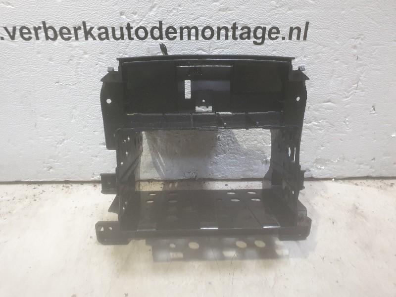 Dashboard Deel radio inbouwframe Omega B (25/26/27) 2001, Gebruikt, Bahnhofsplatz, Rüsselsheim am Main 65423, , Duitsland, Opel