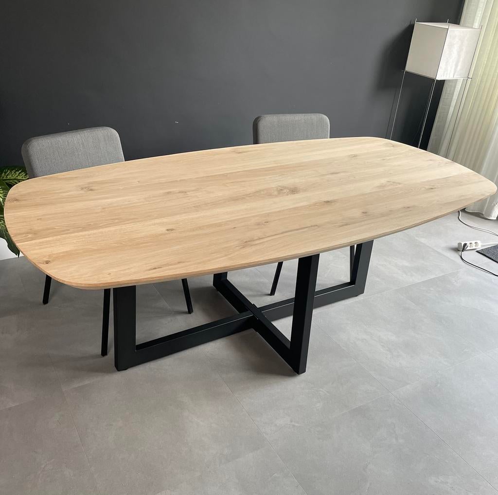 Eiken Tafels - DEENS OVAAL - OVAAL - Stalen Onderstel NIEUW