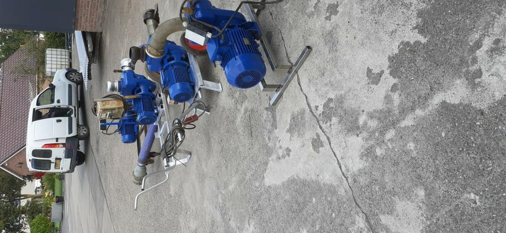 waterpompen. type onbekend.  50 tot 85 kuub per uur, Zakelijke goederen, Ophalen
