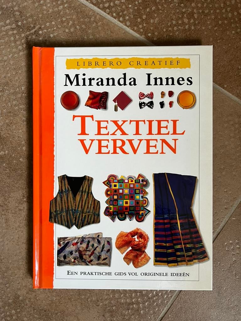 Boekje textiel verfen gratis (zie tekst), Hobby en Vrije tijd, Ophalen of Verzenden, Zo goed als nieuw