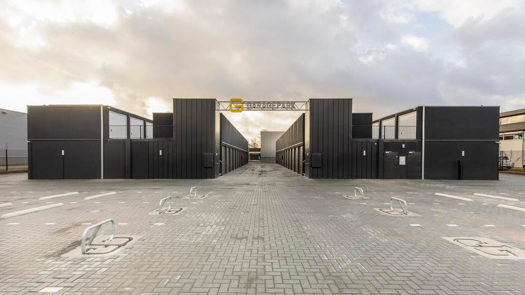 Garagebox / bedrijfspand / opslag unit in Venlo te huur