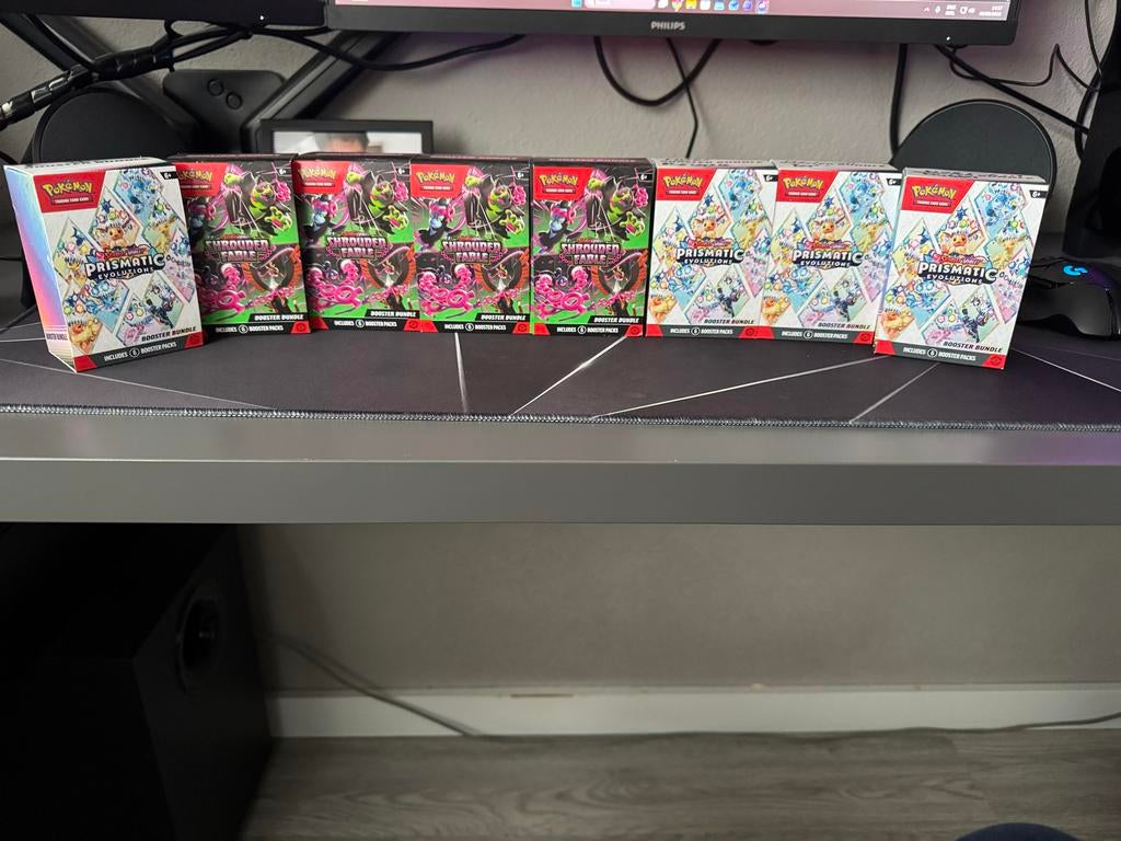 Pokemon Bulk Kaarten - Prismatic, Shrouded, Twilight, Ophalen of Verzenden, Zo goed als nieuw, Meerdere kaarten, Foil