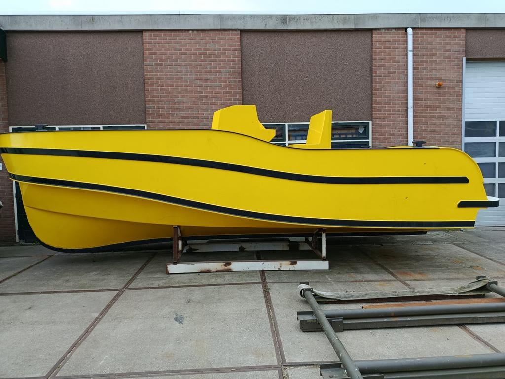 Hdpe boot  vaarklaar inclusief 300 pk Yamaha, Watersport en Boten, Vis- en Consoleboten, Zo goed als nieuw, Benzine, 70 pk of meer
